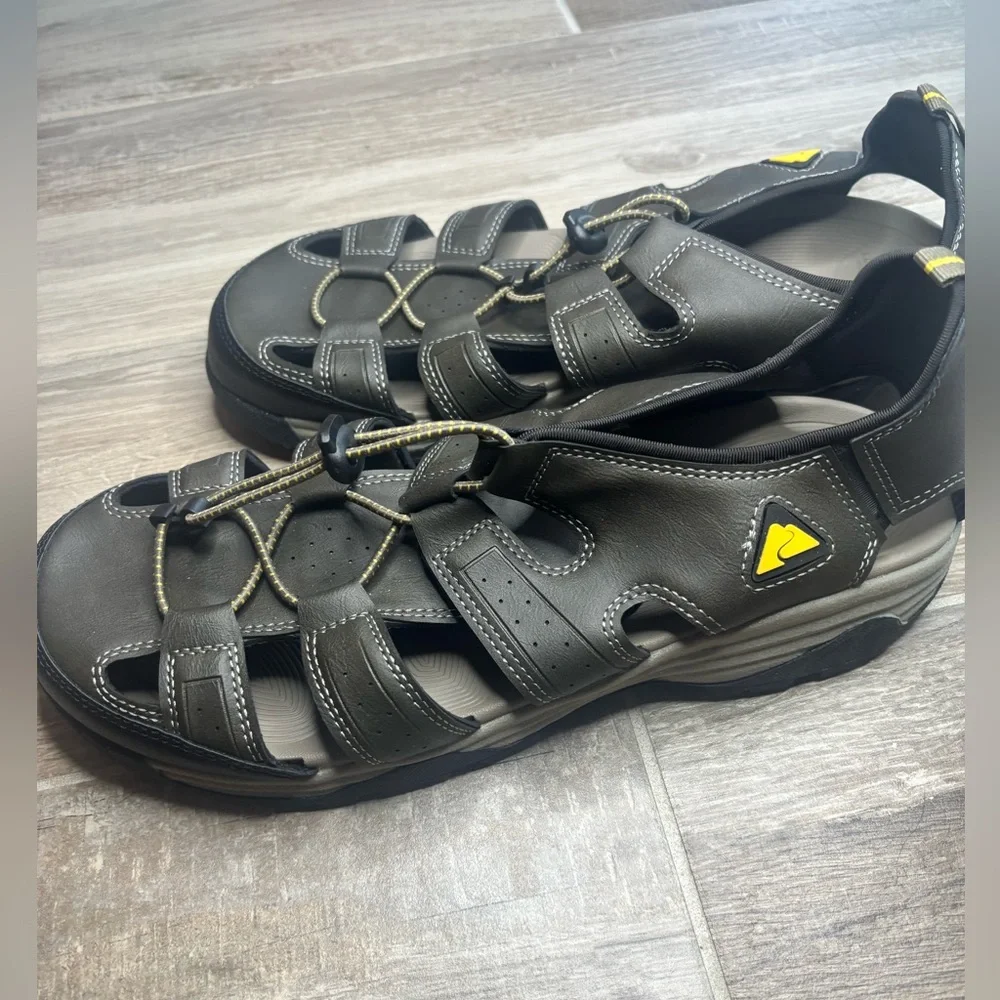 Ozark Trail Dark Brown Men's Sandals size 11 new with tags